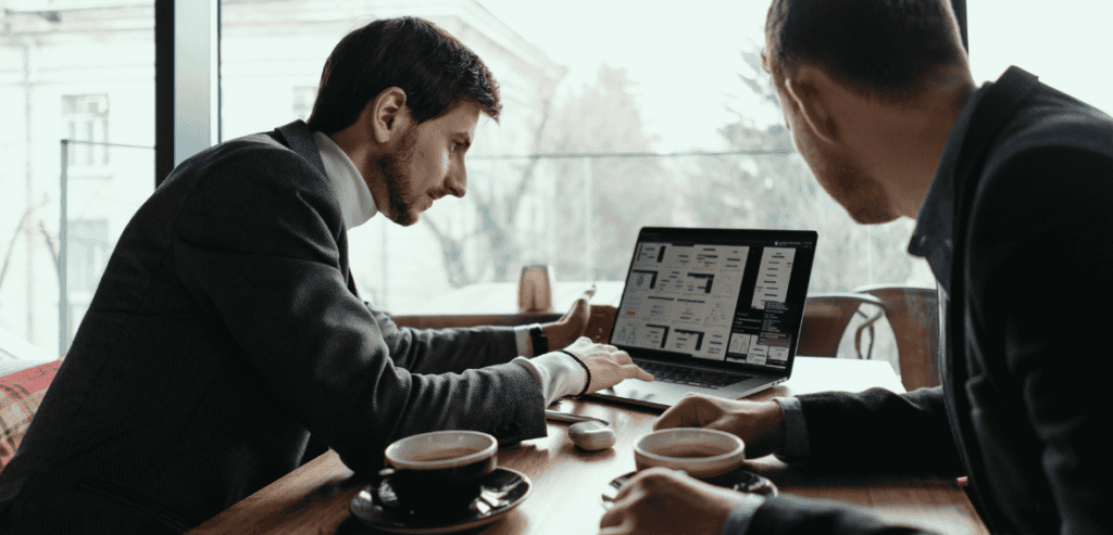 Limo driver dispatch app providing real-time updates and client notifications